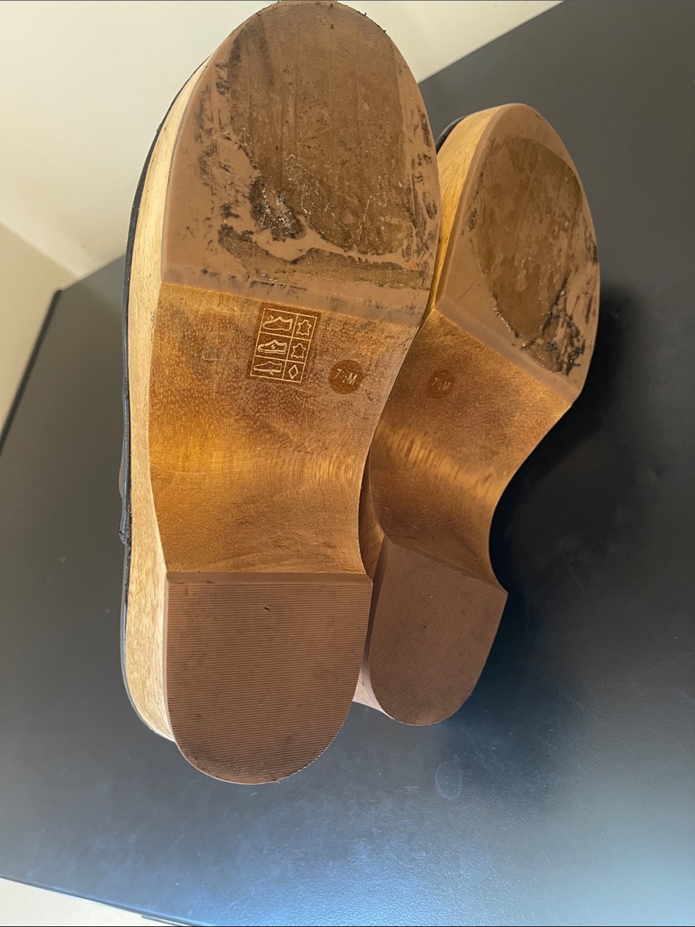 Tory Burch Black Leather Slip-On Mules with Gold Chain - Picture 6 of 8